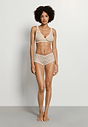 HANRO_261_W_Moments_SoftCupBra_071465_072811_060.jpeg