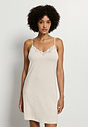 HANRO_261_W_NaturalElegance_SpaghettiDress90cm_074901_073080_040.jpeg