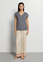 HANRO_261_W_NaturalShirt_SSLVShirtVNeck_078256_072181_060.jpeg