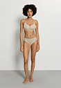 HANRO_261_W_Orea_BrazilianPanty_070809_072661_060.jpeg