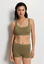 HANRO_261_W_TouchFeeling_CropTop_071810_072727_040.jpeg