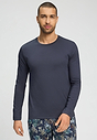 Front view of a men model wearing HA stormy gray cotton L/SLV Shirt