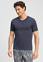 Front view of a men model wearing HA stormy gray cotton S/SLV Shirt V-Neck