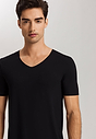 HANRO_B_M_CleanCut_SSLVShirtVNeck_073251_070019_090.jpg
