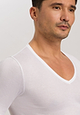 HANRO_B_M_CottonPure_SSLVShirtVNeck_073665_070101_090.jpg