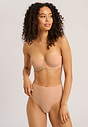 HANRO_B_W_Allure_PaddedBandeauBra_071732_070267_043.jpg