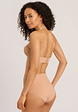 HANRO_B_W_Allure_PaddedBandeauBra_071732_070267_047.jpg