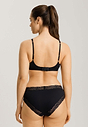 HANRO_B_W_CottonDelight_SoftCupBra_071838_070019_045.jpeg