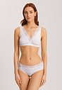 HANRO_B_W_CottonDelight_SoftCupBra_071838_070101_040.jpeg