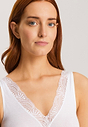HANRO_B_W_CottonDelight_SoftCupBra_071838_070101_090.jpeg