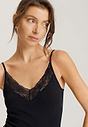HANRO_B_W_CottonDelight_SpaghettiTop_071836_070019_090.jpeg