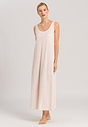 HANRO_B_W_CottonDeluxe_SleevelessNightdress_077951_071334_040.jpg