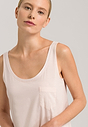 HANRO_B_W_CottonDeluxe_SleevelessNightdress_077951_071334_090.jpg