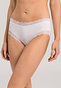 HANRO_B_W_CottonLace_Hipster_072438_070101_040.jpg