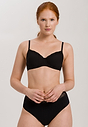 HANRO_B_W_CottonLace_LightPaddedBra_072433_070019_040.jpg