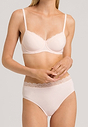 Front view of a women model wearing Hanro powder cotton Padded Bra