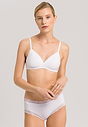 HANRO_B_W_CottonLace_LightPaddedSoftCupBra_072432_070101_040.jpg