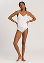 HANRO_B_W_CottonSeamless_MaxiBriefs_071625_070101_060.jpg