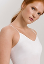 HANRO_B_W_CottonSeamless_SpaghettiTopPadded_071605_070101_090.jpg