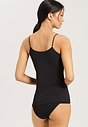 HANRO_B_W_CottonSeamless_SpaghettiTop_071600_070019_045.jpg