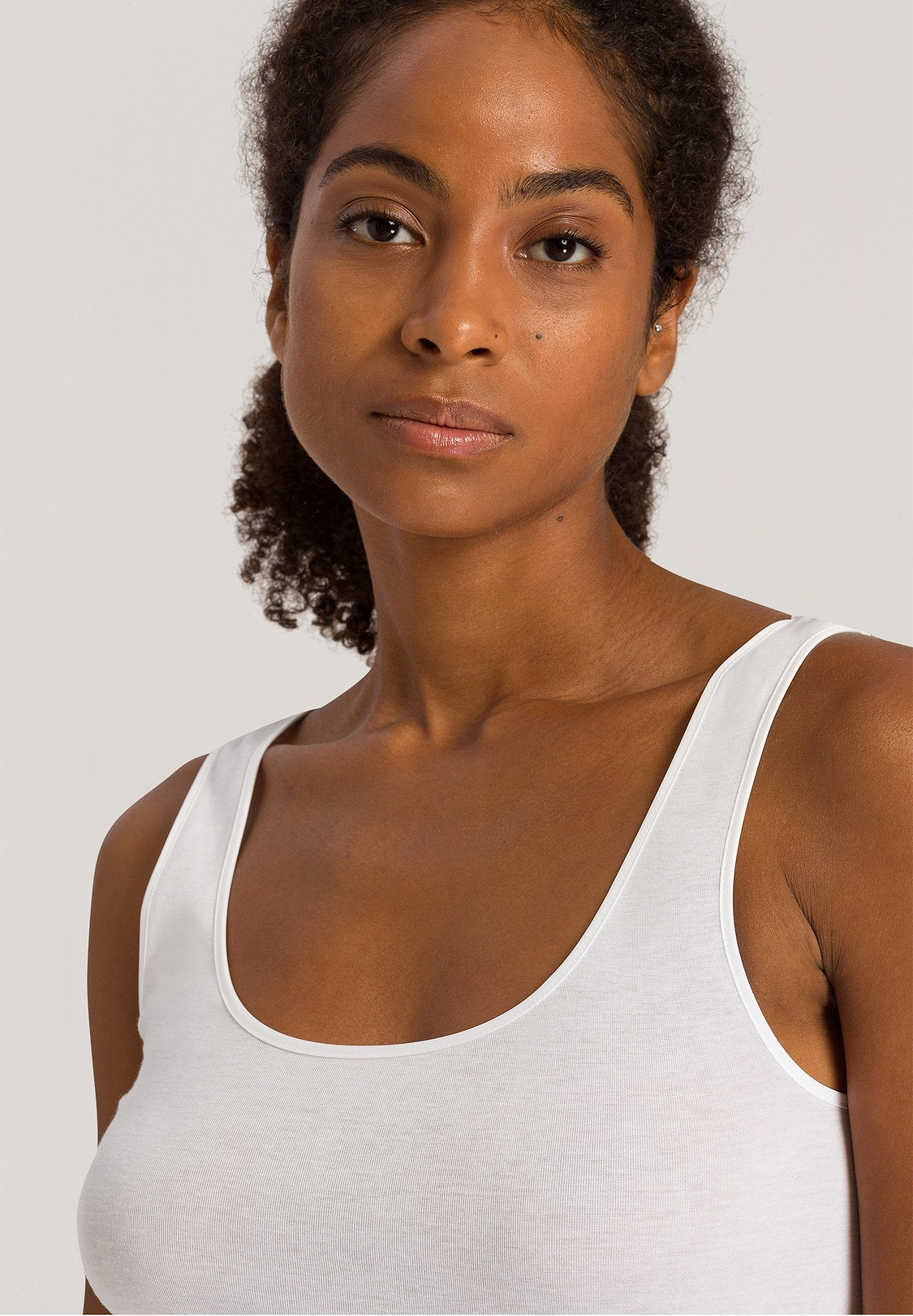 HANRO Tank Top in White: Comfortable & Seamless Design | HANRO