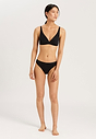 HANRO_B_W_CottonSensation_Thong_071402_070019_060.jpg