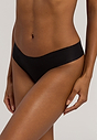 HANRO_B_W_InvisibleCotton_BrazilianPanty_071226_070019_040.jpg