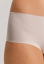 HANRO_B_W_InvisibleCotton_MaxiBriefs_071244_071381_090.jpg