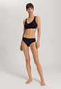 HANRO_B_W_InvisibleTouch_MidiBriefs_071141_070019_060.jpg