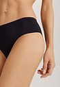 HANRO_B_W_InvisibleTouch_MidiBriefs_071141_070019_090.jpg