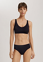 HANRO_B_W_InvisibleTouch_SoftCupBra_071139_070019_040.jpg
