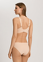 HANRO_B_W_InvisibleTouch_SoftCupBra_071139_070274_045.jpg