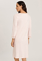 HANRO_B_W_MomentsNW_34SLVNightdress100cm_077162_071334_045.jpg
