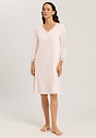 HANRO_B_W_MomentsNW_34SLVNightdress100cm_077162_071334_060.jpg