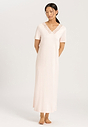 HANRO_B_W_MomentsNW_SSLVNightdress130cm_077933_071334_040.jpg