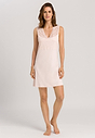 HANRO_B_W_MomentsNW_SleevelessNightdress_077929_071334_060.jpg