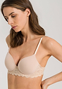 HANRO_B_W_Moments_PaddedBra_071503_070274_090.jpg