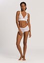 HANRO_B_W_Moments_SoftCupBra_071465_070101_060.jpg