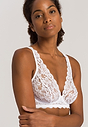 HANRO_B_W_Moments_SoftCupBra_071465_070101_090.jpg