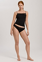 HANRO_B_W_Moments_SpaghettiTop_071484_070019_060.jpg