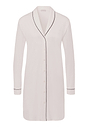 HANRO_B_W_NaturalComfort_LSVLNightdress_077964_071809_010.jpg