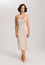 HANRO_B_W_SatinDeluxe_Bodydress110cm_071078_070858_040.jpg