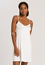HANRO_B_W_SatinDeluxe_Bodydress_071065_070102_040.jpg