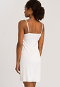 HANRO_B_W_SatinDeluxe_Bodydress_071065_070102_045.jpg