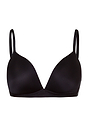 HANRO_B_W_SatinDeluxe_PaddedSoftCupBra_071071_070019_010.jpg