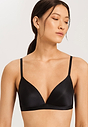 HANRO_B_W_SatinDeluxe_PaddedSoftCupBra_071071_070019_090.jpg