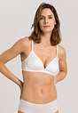 HANRO_B_W_SatinDeluxe_PaddedSoftCupBra_071071_070102_040.jpg