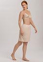 HANRO_B_W_SatinDeluxe_Underskirt_071064_070858_060.jpg