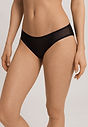 HANRO_B_W_SmoothIllusion_MiniBriefs_070844_070019_040.jpg