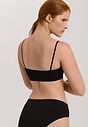 HANRO_B_W_TouchFeeling_CropTop_071824_070199_045.jpg